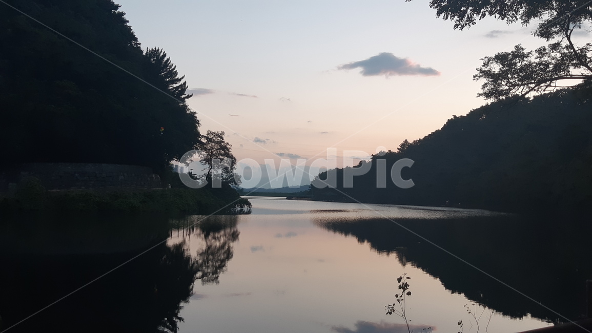nature,자연,water,물,호수,땅,land,sky,노을,구름,정글,저수지,초록색