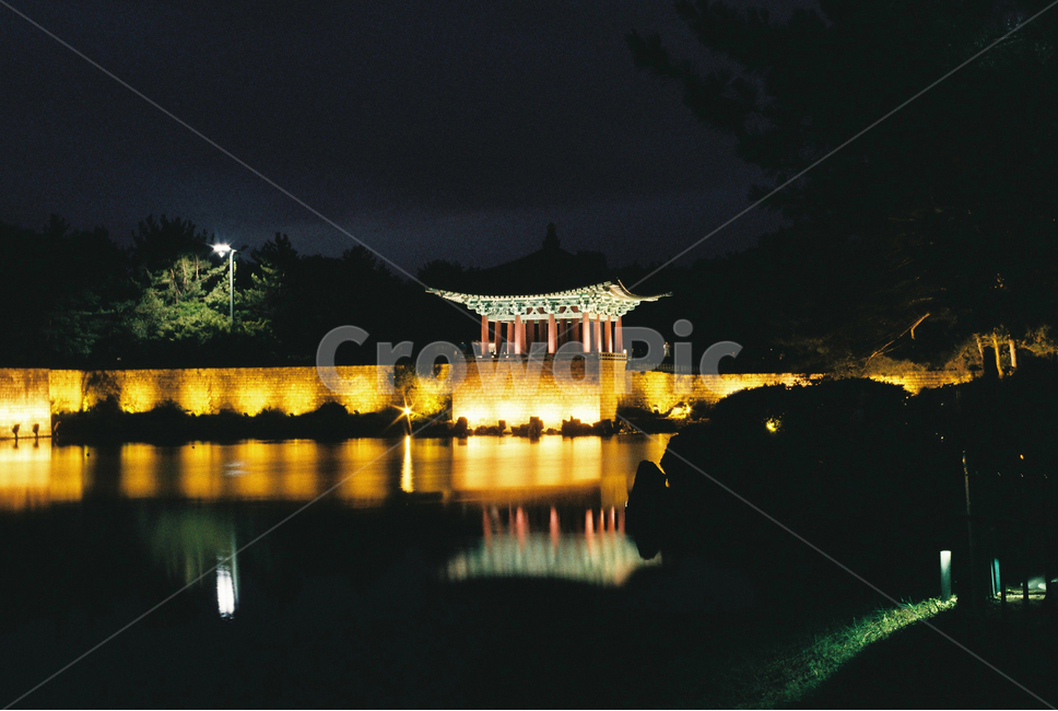 경주,안압지,야경,필름사진,풍경,필름,한국랜드마크,한국관광지,경주명소,문화재,밤,호수,연못,koreatouristattraction,koreantraditional,landscape,nightscape,night,landmark,film,야경,밤,풍경,nightscape,night,landscape,한국전통,한국문화,korean traditional,korean culture,랜드마크,landmark,tourist attraction,한국랜드마크,한국관광지,한국명소,korea landmark,korea tourist attraction,건축물,건물외관,exterior,building,structure,architecture,construction,건물,castle,성
