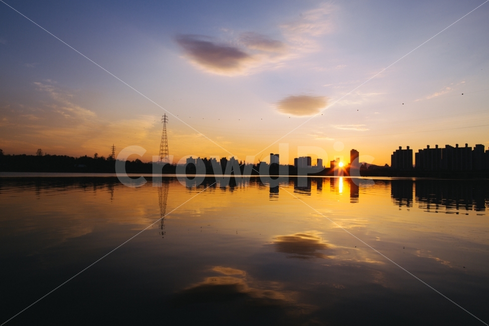 일몰,석양,감성,반영,풍경,도시,풍경,city,landscape,한국도시풍경,한국도시경관,korea cityscape,실루엣,그림자,silhouette,shadow,nature,자연,outdoors,옥외,dusk,황혼,dawn,새벽,red sky,붉은 하늘,sky,하늘,sunset,sunlight,햇빛