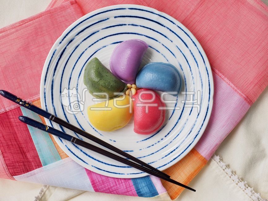 asianfood,koreanculture,plate,Korean traditional food,traditionalculture,Thanksgiving,holiday,traditional culture,songpyeon,wellbeing,Korean food,Korean food culture,Asian food,tradition,traditionalfood,Lunar New Year food,new year,koreanfood,foodculture,