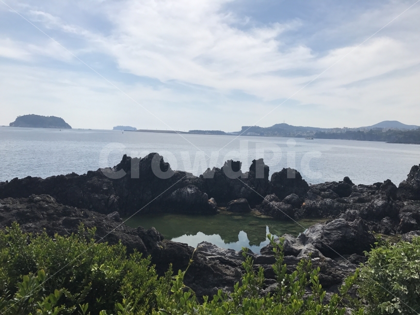 제주도,자연,무보정,소천지,바다,자연,풍경,nature,landscape,제주도,jeju,jeju island,outdoors,옥외,land,땅,shoreline,해안선,water,물,ocean,대양,sea,promontory,곶,coast,연안