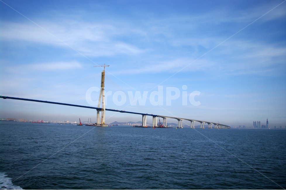 인천대교,대교,바다,sea,서해,푸른,하늘,도시,인천,한국,bridge,자연,풍경,nature,landscape,건축물,건물외관,exterior,building,structure,architecture,construction,건물