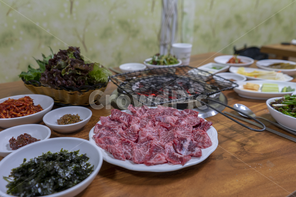 소고기구이,한우,상차림,숯불구이,화로,koreanbeef,koreansettable,charcoalgrilled,charcoalbrazier