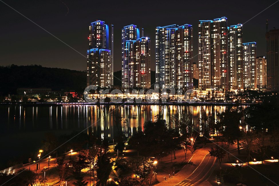 광교호수공원,영통,수원시,호수,원천저수지,아파트,반영,야경,공원,야경,밤,풍경,nightscape,night,landscape,건축물,건물외관,exterior,building,structure,architecture,construction