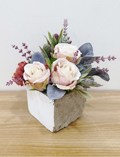 꽃다발,화분,꽃,카네이션,라벤더,작은화분,장미,파란꽃,빨간꽃,핑크꽃,조화,flower,red,pink,blue,flowerpot,carnations,lavender