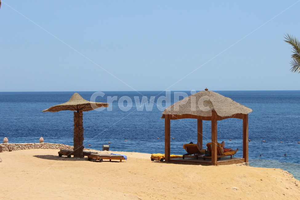 이집트,휴양지,샤름엘쉐이크,홍해,바닷가,야자수,해변,바다,beach,sea,사람,인물,인간,human,person,남성,남자,man,male,여행,휴가,traveling,vacation,trip