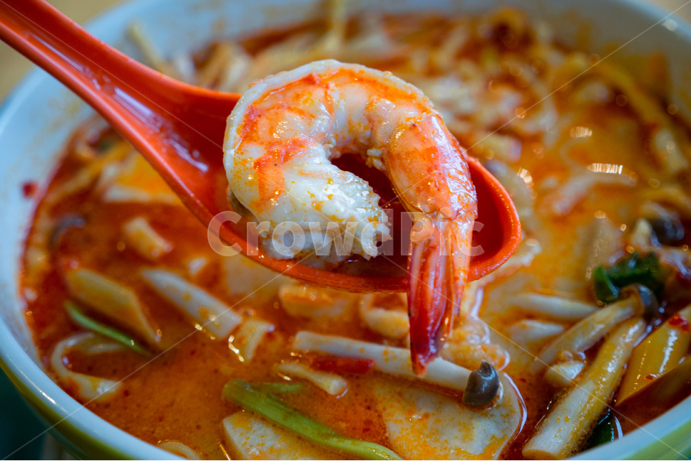 똠양꿍,태국음식,누들,국수,새우,매콤한,맛있는,새콤한,토마토,요리,레스토랑,나무,테이블,국물,태국전통음식,food,thailandfood,음식,식재료,요리,food,cook,meal,dishes,food reserves,면류,면요리,noodles
