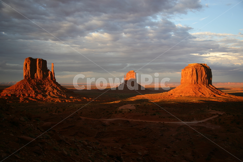 nature,자연,outdoors,옥외,mesa,메사,석양,모뉴먼크벨리,monumentvalley,광활한,서부영화배경,자연,풍경,nature,landscape,해외,외국,세계,foreign,oversea,world,세계자연풍경,해외자연풍경,외국자연풍경,world nature landscape