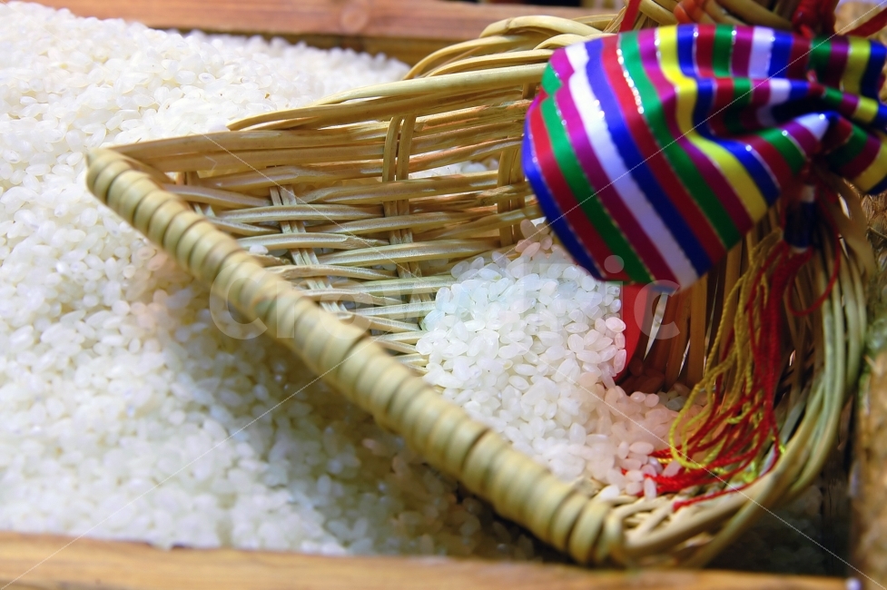 쌀,복조리,농산물,전통,한국,한국전통,오브젝트,장식,음식,식재료,음식재료,한국전통,한국문화,korean traditional,korean culture,음식,식재료,요리,food,cook,meal,dishes,food reserves,곡류,곡식,cereals