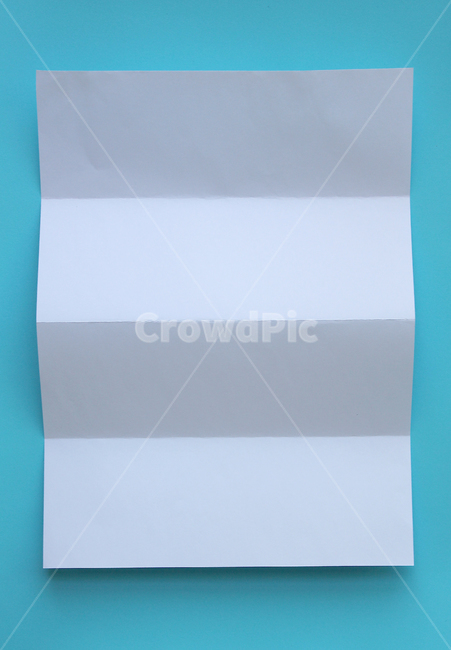 종이,페이퍼,탑앵글,탑뷰,흰종이,흰색,주름,blank,empty,nobody,object,paper,topview,white,blue,파란색,파란배경,블루,파랑,화이트,하얀색,접기,접은,접어놓은,접힌자국,자국,접은자국,편지