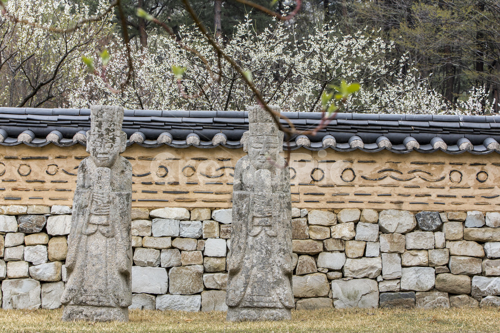장승,돌조각,지킴이,이끼,돌담,문양,봄,봄,계절,spring,season,한국전통,한국문화,korean traditional,korean culture,조각상,동상,석상,조형물,statue,bronze statue,stone statue,wall,벽