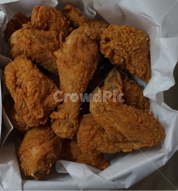 후라이드,치킨,바삭바삭,후라이드치킨,통닭,닭,야식,튀김,한마리,회식,안주,외식