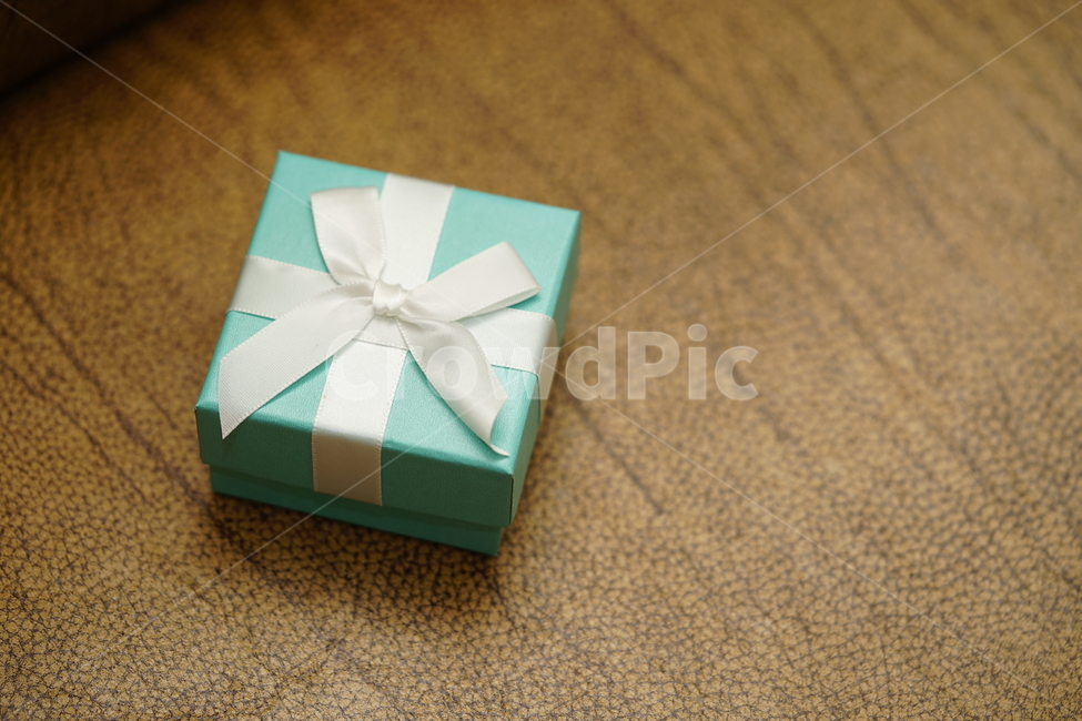 선물,박스,상자,마음,리본,감사,기념일,box,ribbon,네모,선물상자,기념일,축하,anniversary,congratulation,celebrate,celebration,사물,물건,오브젝트,thing,object,matter