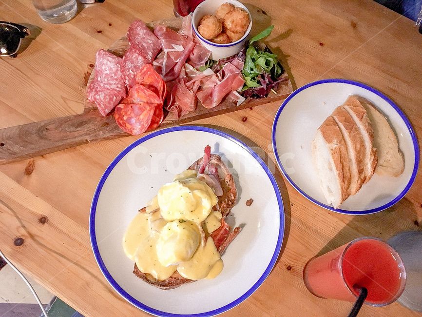브런치,에그베네딕트,햄플래터,영국,brunch,egg,eggvenedict,baguette,hamplate,uk