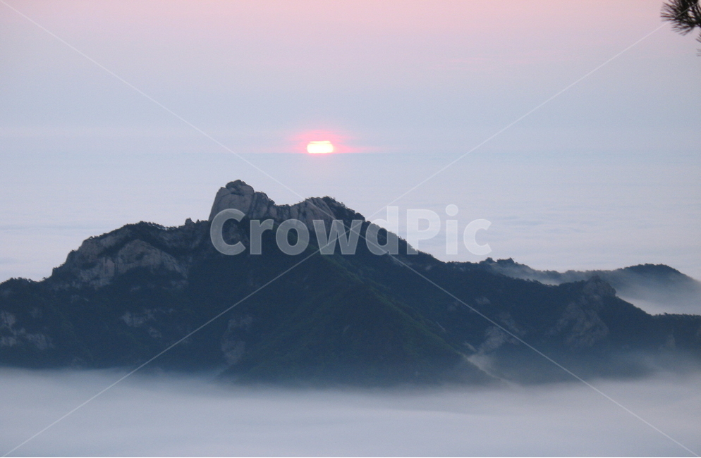 설악산,달마봉,일출,운해,달마봉일출,자연,풍경,nature,landscape,한국자연풍경,한국자연경관,korea nature landscape,outdoors,옥외,mountain,산,mountain range,산맥,slope,경사