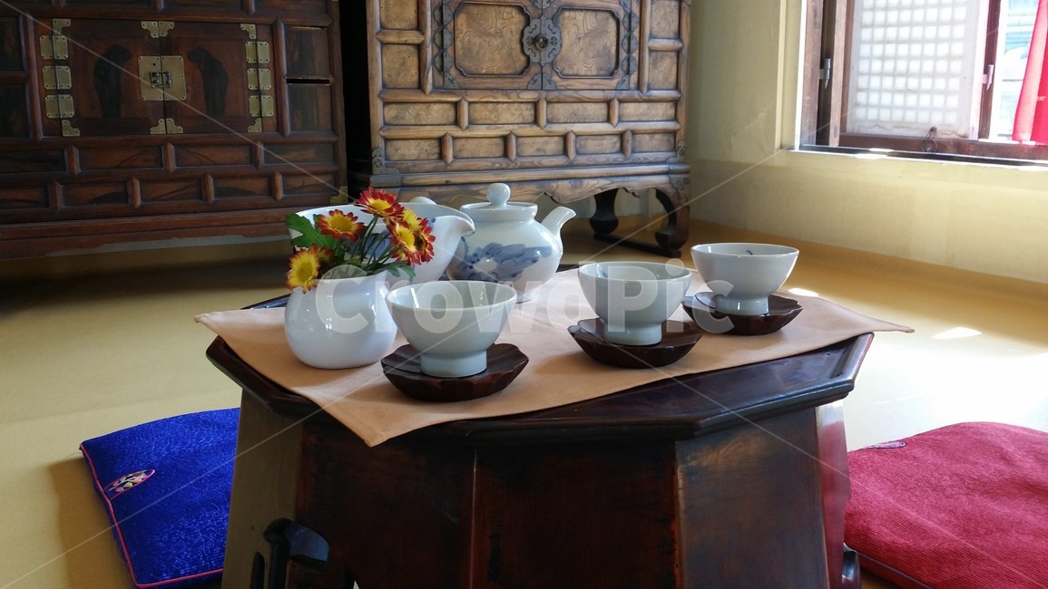 saucer,받침접시,pottery,도기류,한국전통,전통,도자기