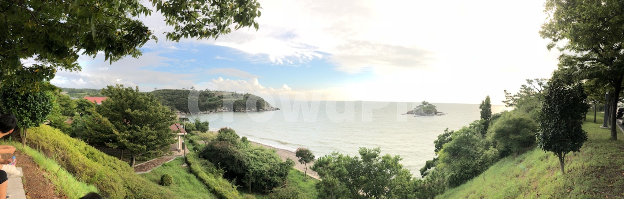 구름,안정,휴식,행복감,바다,외딴섬,자연,풍경,nature,landscape,land,땅,outdoors,옥외,shoreline,해안선,water,물,ocean,대양,sea,vegetation,초목,plant,식물
