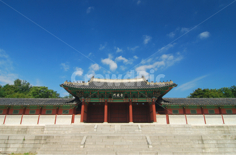 경희궁,숭정문,궁,궁궐,고궁,한국,전통,한국전통,전통건축,건축,건축물,전통건축물,하늘,배경,백그라운드,한국전통,한국문화,korean traditional,korean culture,랜드마크,landmark,tourist attraction,한국랜드마크,한국관광지,한국명소,korea landmark,korea tourist attraction,건축물,건물외관,exterior,building,structure,architecture,construction