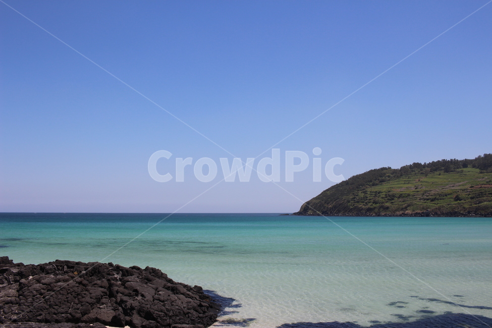 outdoors,옥외,nature,자연,water,물,shoreline,해안선,ocean,대양,promontory,연안,푸른바다,바다,하늘,제주도,제주,해변,모래사장,푸른하늘,모래,여름,sea,jeju,send,자연,풍경,nature,landscape
