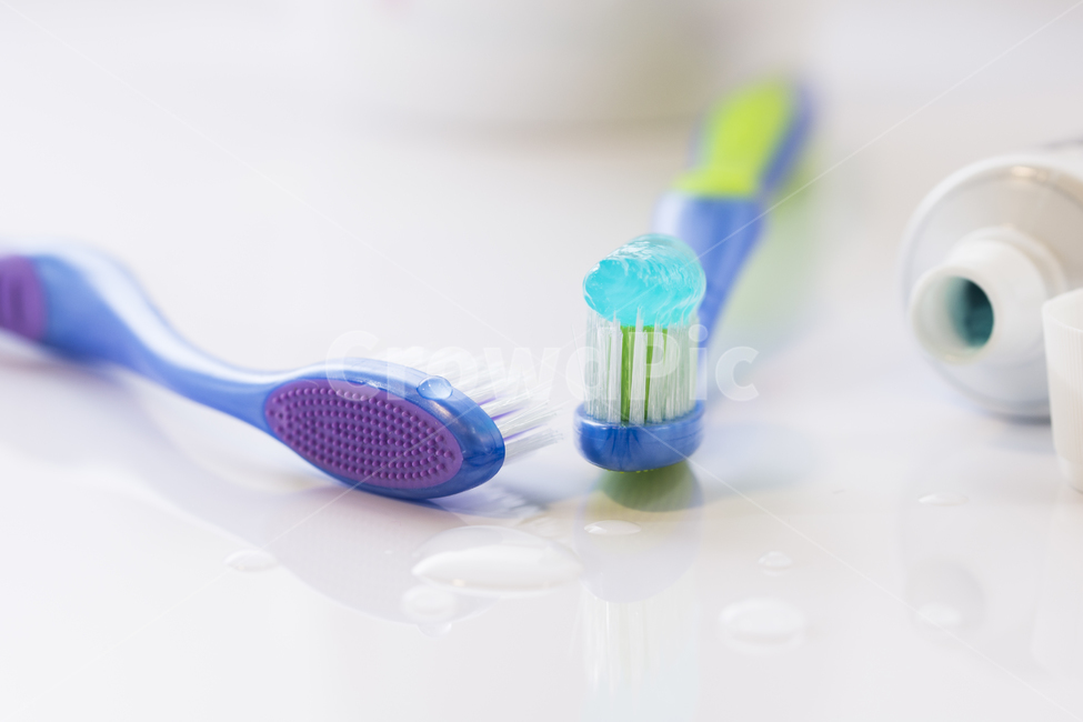칫솔,치약,구강,위생,습관,컨셉,연출,양치,도구,DentalHealth,불소,Fluorine,Toothbrush,Merchandise,HealthcareAndMedicine,Individuality,BeautyTreatment,Equipment,HealthyLifestyle,MedicalEquipment,Plastic,Toothpaste,Backdrop,toothcare,care,Clean,Hygiene,Lifestyles,건강,헬스웨어,헬스케어,healthware,health care,사물,물건,오브젝트,thing,object,matter,연출,컨셉,콘셉,direction,concept