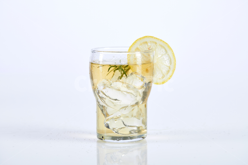 차,티,컵,침출차,화이트,흰색,유리잔,음료,음료수,아이스,얼음,투명컵,glass,유리,drink,마실것,시원한,음료수,drink,beverage