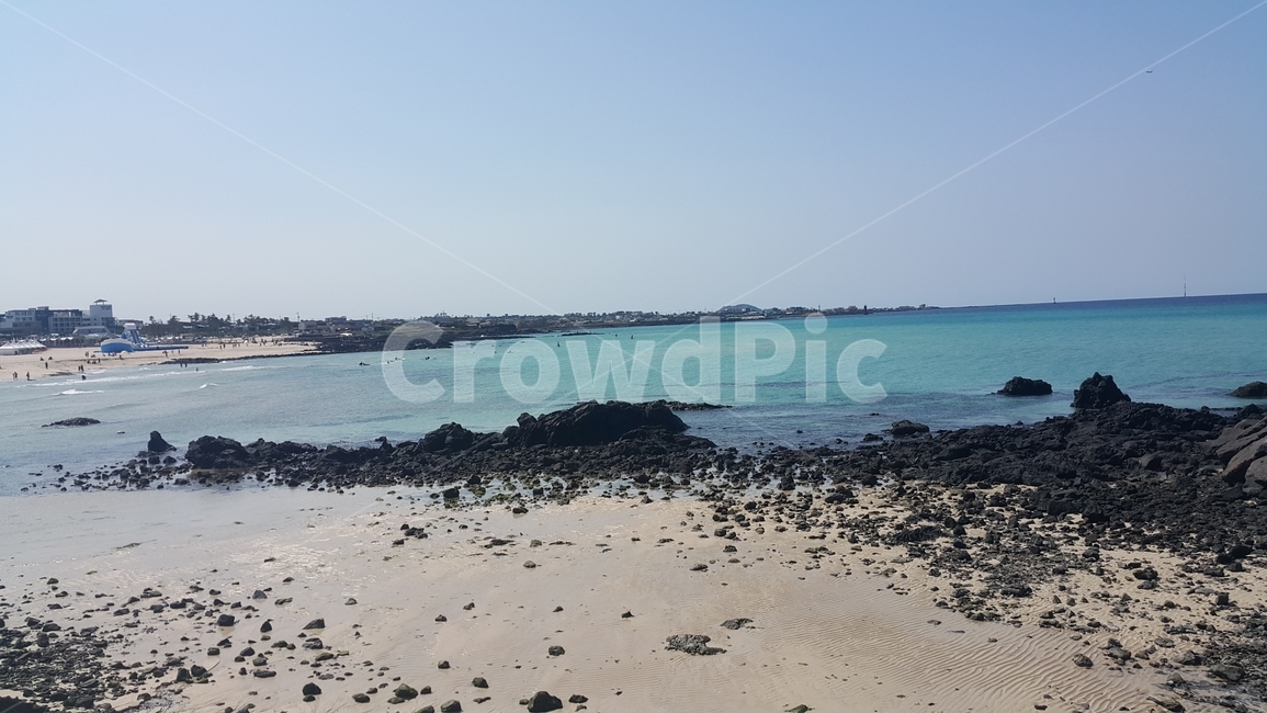 제주도바다,제주도해수욕장,에메랄드바다,에메랄드빛바다,현무암,바다,해수욕장,모래,해초,수평선,파도,맑은하늘