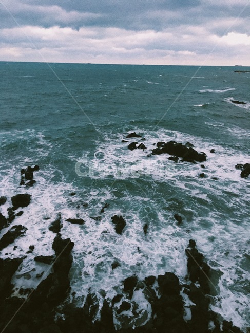 바다,파도,바위,배경,비오는날,sea,wave