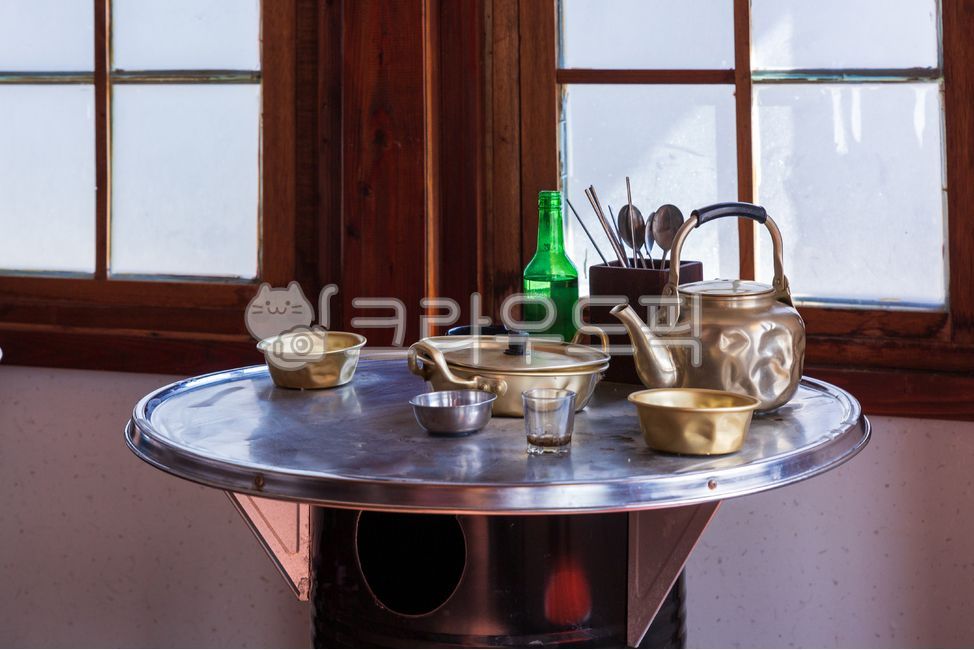 주점,대포집,막걸리,레트로,복고,retro,옛날,추억,소주,식당,술,안주,한국문화,한국음식,음식,주전자,탁주,사발