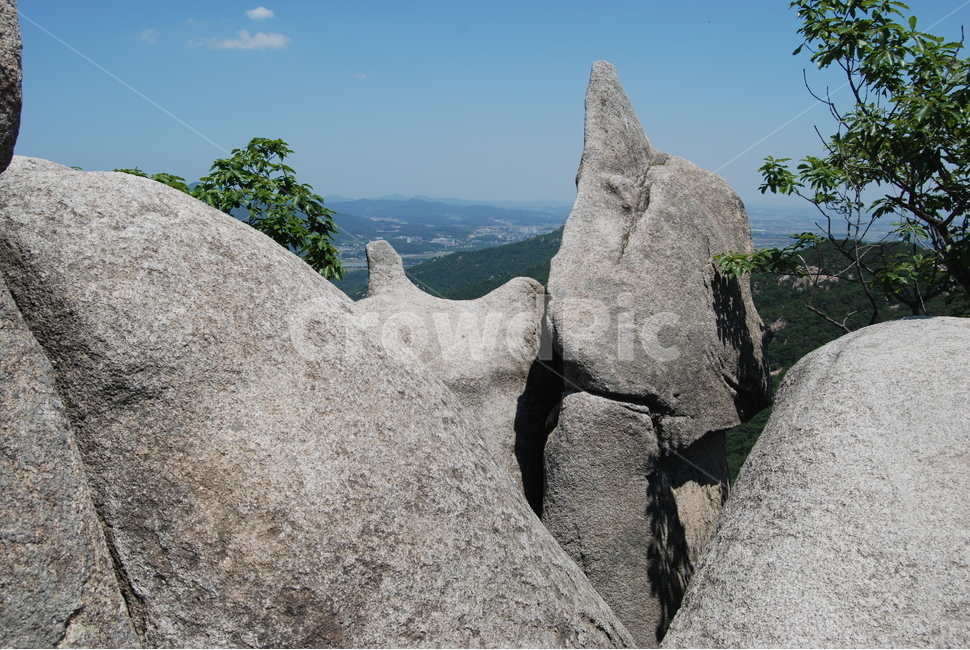 용봉산,병풍바위,의자바위,물개바위,행운바위,자연의위대함,등산로,능선,아름다움,신비스런산,돌,산행,힐링,자연,감성,등산,계절,여행,한국,한국명산,한국등산,풍경,눈,나무,하늘,바람,바람소리,환경,생태계,산,땅,자연,풍경,nature,landscape