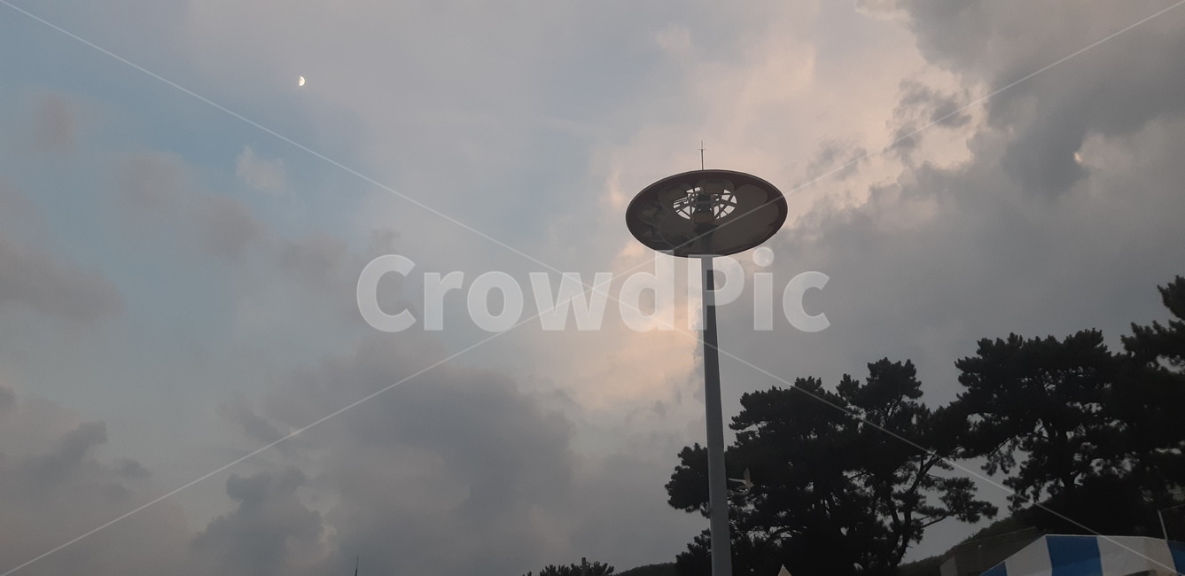 lamppost,램프포스트,가로등,하늘,sky,자연,저녁,오후,적운,옥외