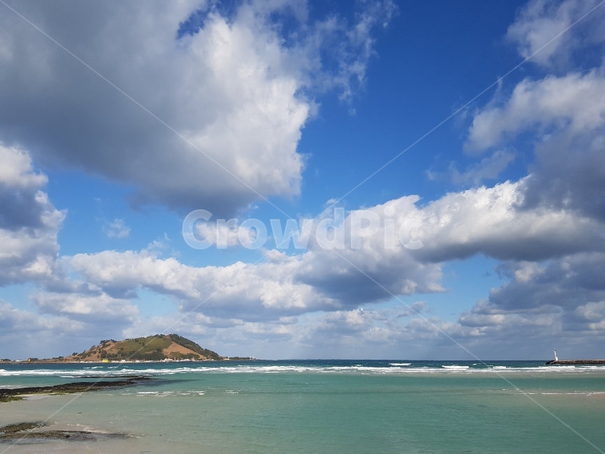 섬,제주도,비앙도,구름,자연,해변,하늘,바다,가을,바닷가,여행,자연,풍경,nature,landscape,한국자연풍경,한국자연경관,korea nature landscape,제주도,jeju,jeju island,outdoors,옥외,land,땅,ocean,대양,water,물,sea,shoreline,해안선