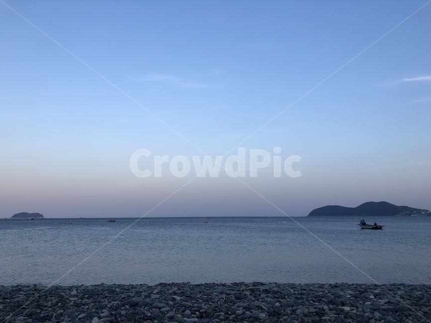 해변,바닷가,비치,몽돌,몽돌해수욕장,학동,거제학동,거제,해안,돌바다,하늘,밤바다,자연,풍경,nature,landscape,sea,바다,water,물,outdoors,옥외,ocean,대양