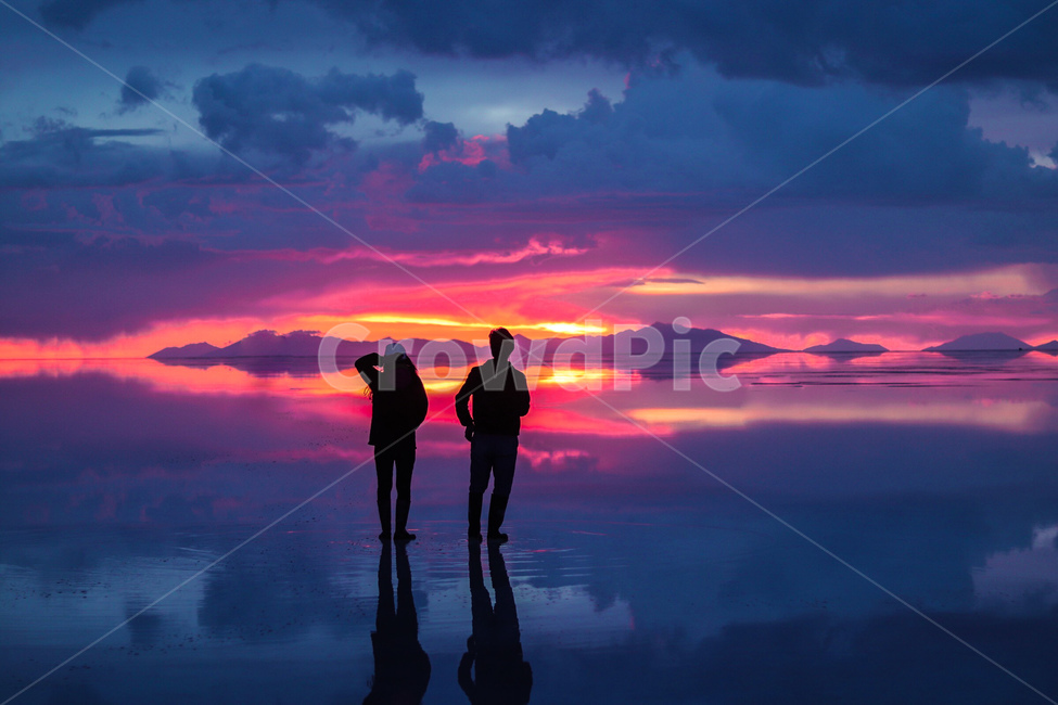 nature,자연,person,사람,human,outdoors,옥외,silhouette,실루엣,하늘,새벽,redsky,dusk,붉은하늘,sunset,일몰,실루엣,그림자,silhouette,shadow,인물실루엣,사람실루엣,character silhouette,human silhouette