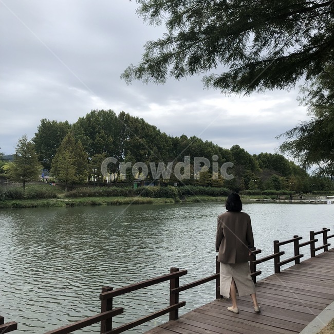 여자,인물,가을,호수,자연,사람,인물,인간,human,person,여성,여자,woman,female,lady,여행,휴가,traveling,vacation,trip
