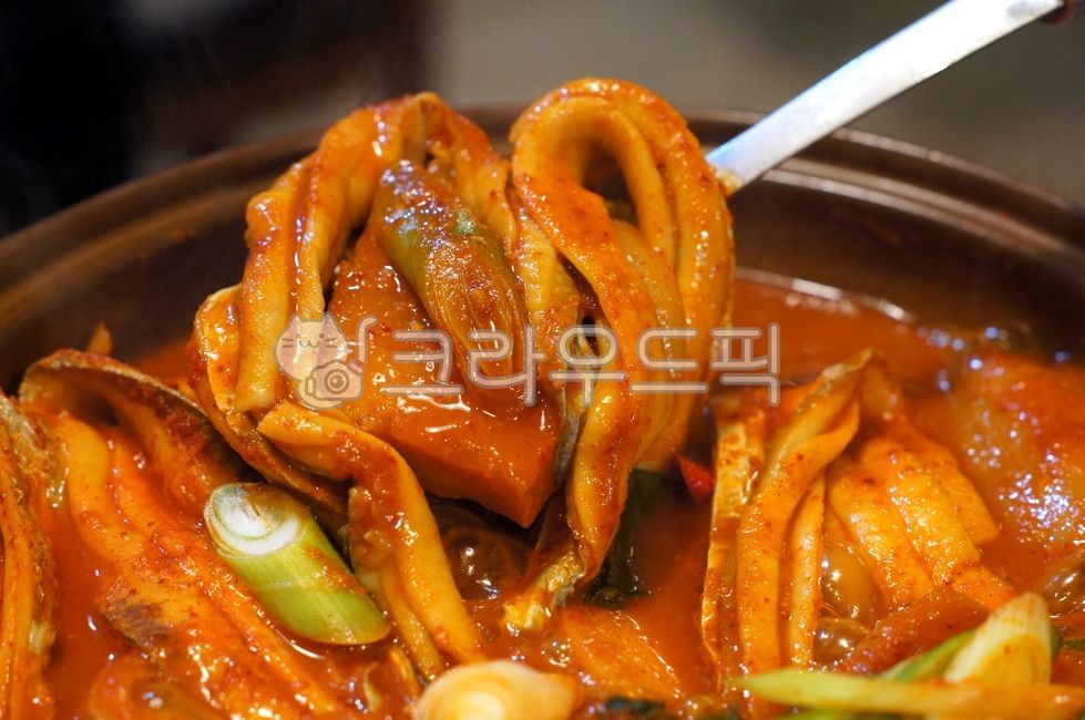 ,stewedjejubeltfish,plating,Braised cutlassfish,local food,fishdishes,Jeju local food,jejulocalfood,fishcuisin,galchijorim,Korean food,kfood,cooking,foodpresentation,seafood,food,braisedcutlassfish,fish dishes,Jeju braised cutlassfish,fish,Plating,localfo