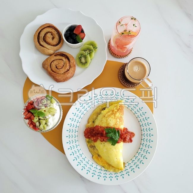 Omelette,cinnamon roll,brunch,yogurt ball,grapefruit juice,americano,breakfast,cooking,food,egg dish