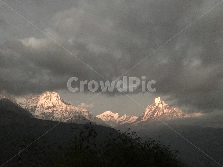 네팔,일몰,해질녘,구름,산,산봉우리,봉우리,눈덮힌산,설산,snow,nepal,mountain,sunset,sky,신비로움,자연,풍경,히말라야,자연,풍경,nature,landscape,해외,외국,세계,foreign,oversea,world,세계자연풍경,해외자연풍경,외국자연풍경,world nature landscape,outdoors,옥외,mountain range,산맥,weather,날씨
