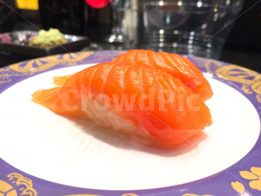연어,초밥,일식,회전초밥,싱싱한,음식,식재료,요리,food,cook,meal,dishes,food reserves,수산물,해산물,fishery products,seafood,일식,일본음식,일본요리,Japanese food,Japanese dishes,Japanese meal,Japanese cook