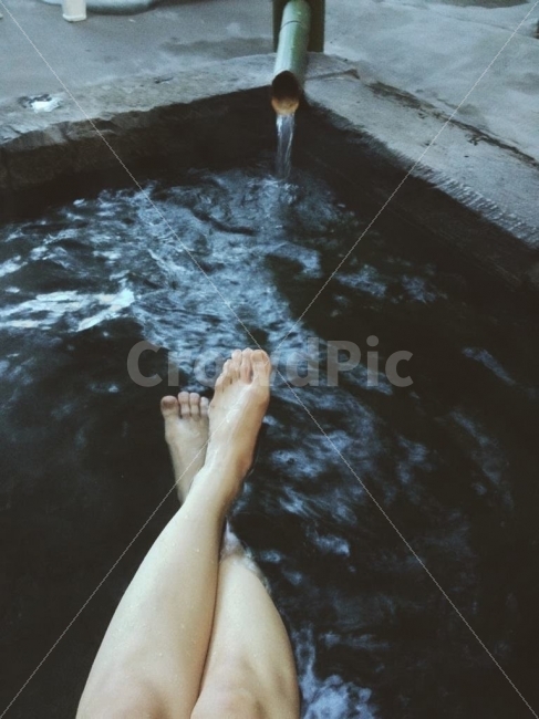 겨울,여행,온천,다리,발,일본,따뜻함,뜨거움,물,대나무,온천욕,여유,휴식,힐링,rest,relaxation,healing,해외,외국,세계,foreign,oversea,world,사람,인물,인간,human,person