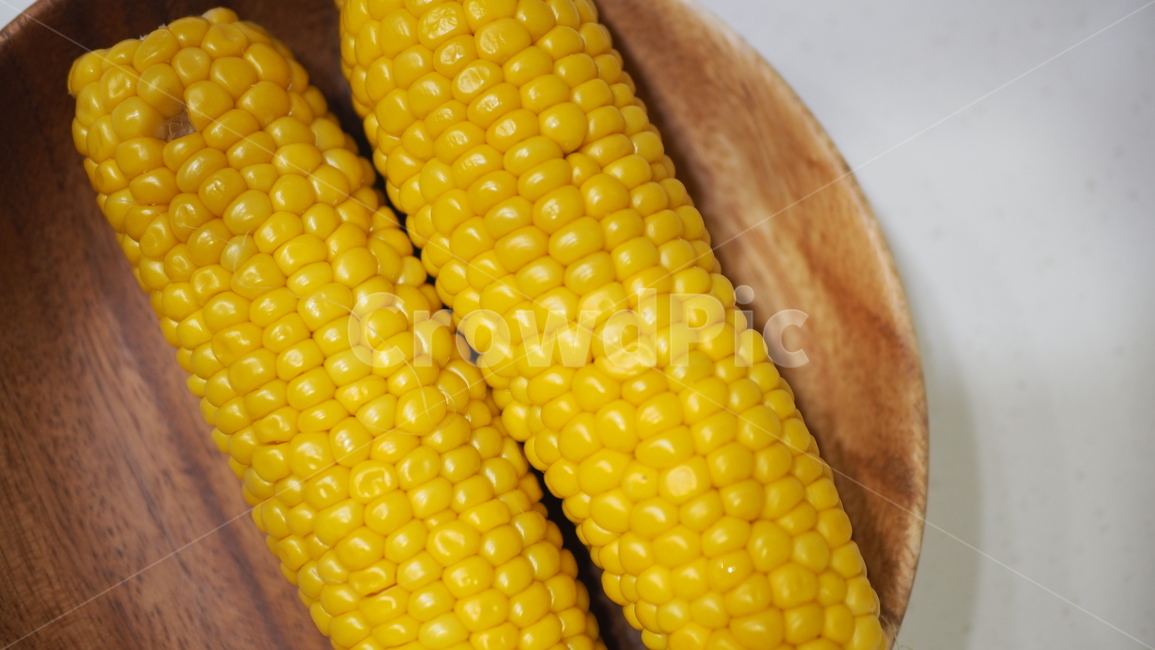 옥수수,초당옥수수,간식,노란색,yellow,나무접시,채소,야채,vegetables