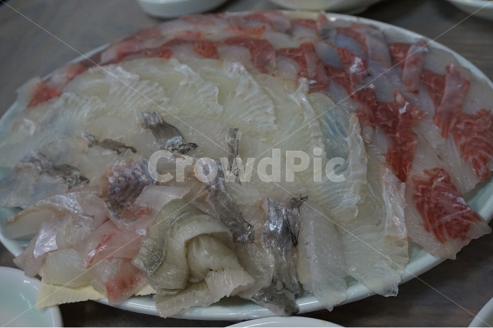 회,광어회,우럭,도다리,단백질,건강,다이어트,활어,물고기,fish,슬라이스,자르다,차리다,셋팅,set,정갈한,정리된,먹는,질감,투명,생선회,생선,바다,바닷가,먹다,스시,맛집,광어,맛있다,맛있는,cook,meal,dishes,수산물,해산물,fisheryproducts,seafood,날것,생것,싱싱한,신선한,참치,와사비,요리,모듬회,회모듬,음식,food,식재료,음식,식재료,요리,food,cook,meal,dishes,food reserves,수산물,해산물,fishery products,seafood