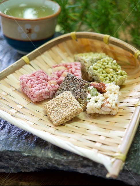 강정,한국음식,식품,한식,한국문화,음식,한국,배경,음식문화,웰빙,문화,아시아,아시아음식,접시,전통,설날,추석,젓가락,추석음식,설날음식,명절,명절음식,한국과자,전통과자,과자,한국전통과자,깨,깨강정,음식,식재료,요리,food,cook,meal,dishes,food reserves,한식,한국음식,한국요리,korean food,korean dishes,korean meal,korean cook,디저트,간식,후식,dessert,snack