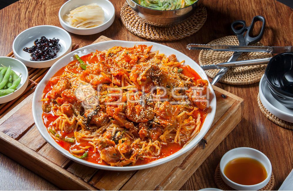 아구찜,해물,아구,아귀찜,아귀,해물찜,해산물,해물요리,해산물요리,생선,콩나물,고니,미더덕,음식점,식당,먹거리,맛집,해물음식점,해산물음식점,미나리,깨,참깨,백김치,김치,콩,콩자반,완두콩,접시,food,음식,식사,나무트레이,원목트레이,원목,테이블,나무테이블,대나무,대나무받침,접시받침,원목받침,나무받침,라탄,라탄트레이,라탄받침,가위,집게,대나무살,한국음식점,한국전통음식,해물음식,해산물음식,아구탕,아귀탕,야채,채소,음식,식재료,요리,food,cook,meal,dishes,food reserves