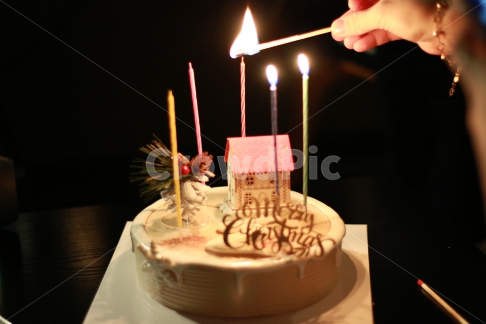 성탄절,케이크,디저트,기념일,cake,dessert,cook,기념일,축하,anniversary,congratulation,celebrate,celebration,메리크리스마스,성탄절,merry christmas,음식,식재료,요리,food,cook,meal,dishes,food reserves,빵,bread