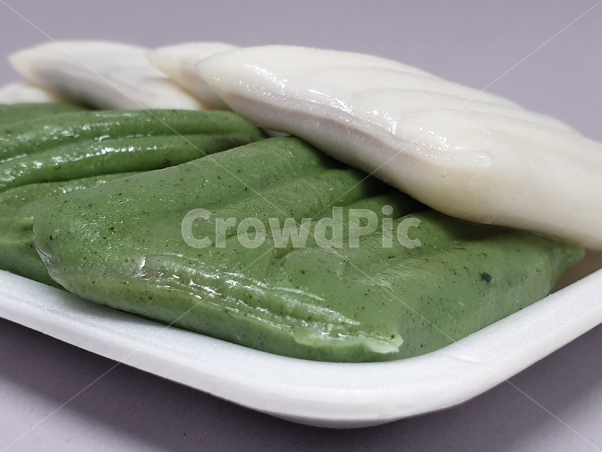 떡,절편,쑥떡,송편,tteok,ricecake,고유음식,스티로품,포장,군것질,food,먹는거,먹는것,한국전통,전통,명절,사물,오브젝트,object,음식,한국음식,명절음식,전통음식,식사대용,간식,디저트,후식,음식,식재료,요리,food,cook,meal,dishes,food reserves