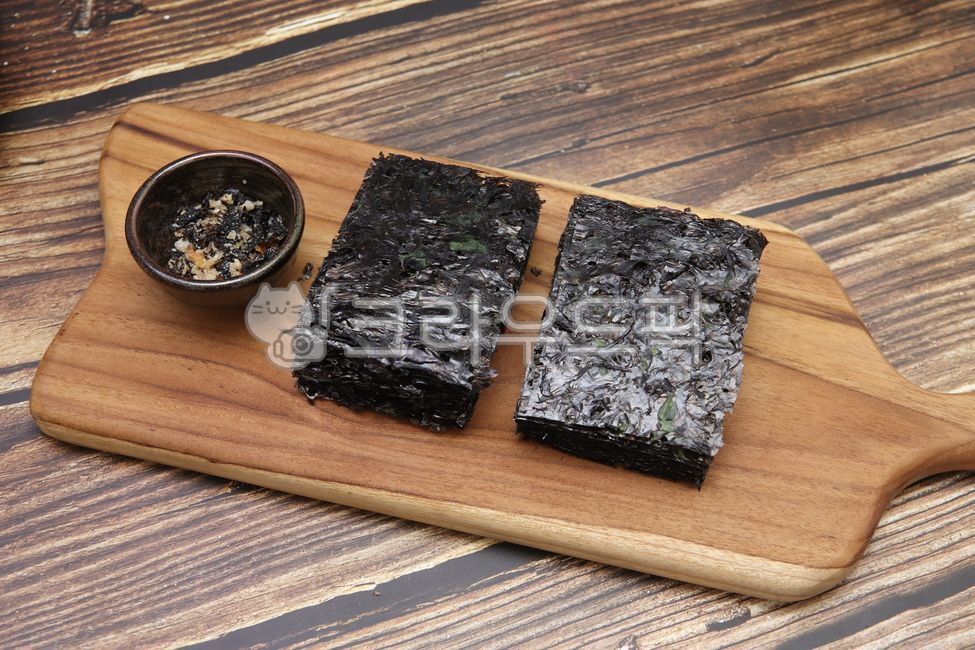 김, 곱창김, 나무도마, 반찬, 음식, 사진,이미지,일러스트,캘리그라피 - 콜라비의 야간비행작가