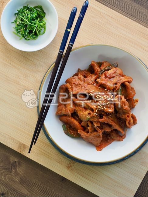 Pork dishes,Stirfried pork,asianfood,Bulgogi,sidedish,vegetable,side dish,Gochujang Bulgogi,Korean food,Asian food,cooking,spicy food,Pork Bulgogi,koreanfood,porkbulgogi,beefstirfry,Korean,food,bulgogi,porkdishes,roastpork,background,meat,spicyfood,gochuj
