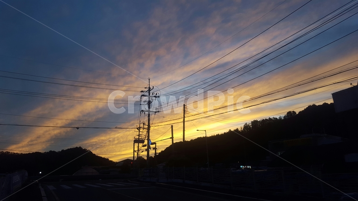 노을,전봇대,산,구름,낭만