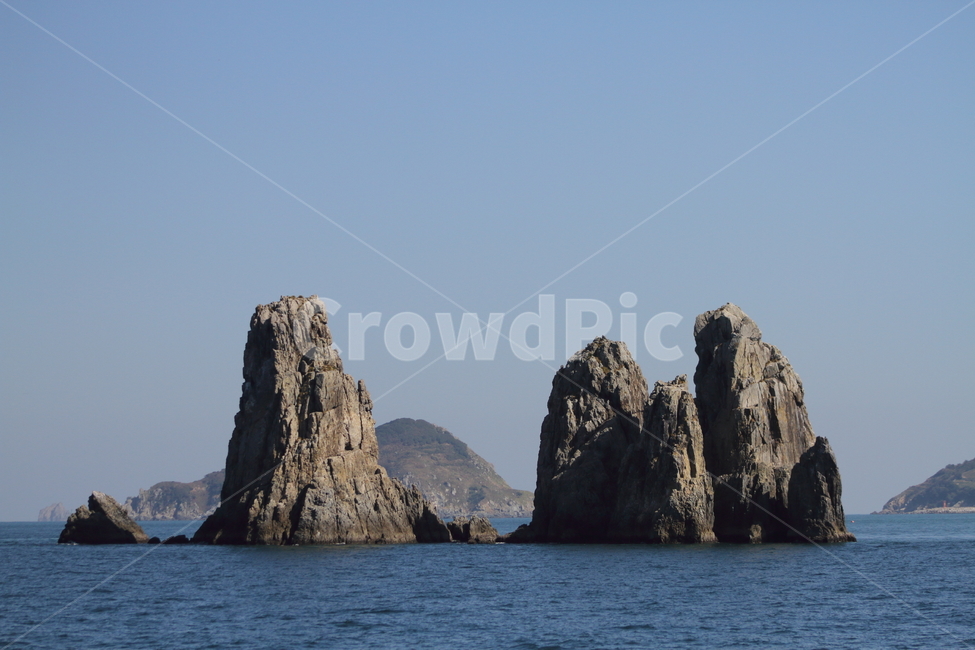 섬,바위섬,한려해상국립공원,바다,island,남해바다,자연,풍경,nature,landscape,한국자연풍경,한국자연경관,korea nature landscape,land,땅,outdoors,옥외,ocean,대양,sea,water,물,shoreline,해안선,coast,연안
