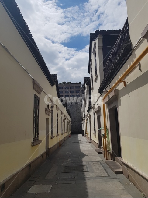 골목,하늘,뒷골목,흰벽,벽,alley,sky